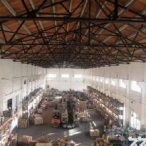 临港新片区一房东直租独门独院2680平方标准火车头厂房层高1