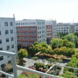 总价660万，918平米，单价7000，松江工业区中心地段，