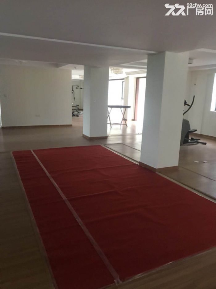 厂房形象好，地理位置佳