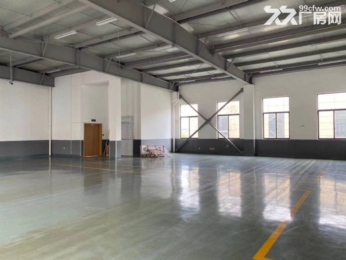 形象好厂区3楼2300平方价格0.35