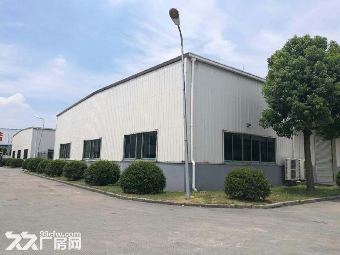 松江工业区独栋火车头厂房出租2500平米，可分割