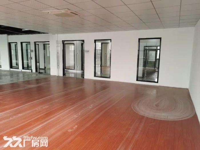 车墩精装修办公室45平米起拎包入住200平米大露台免费用