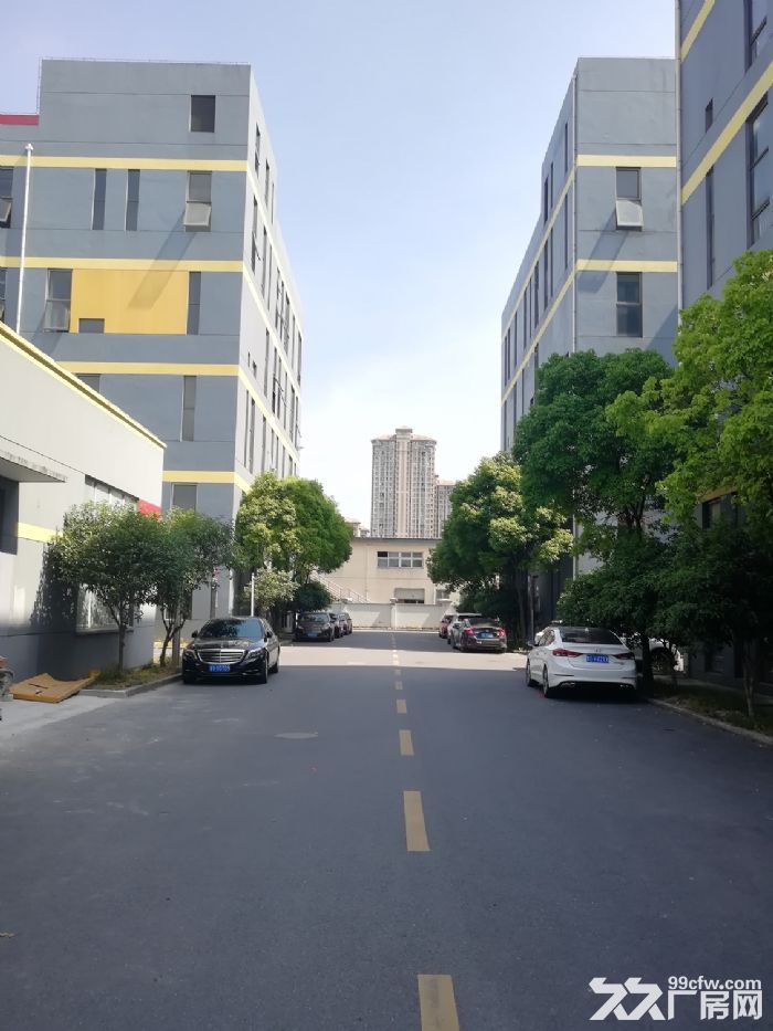 嘉定核心区稀缺厂房办公楼直租，200−3000平可分割可生产可研发